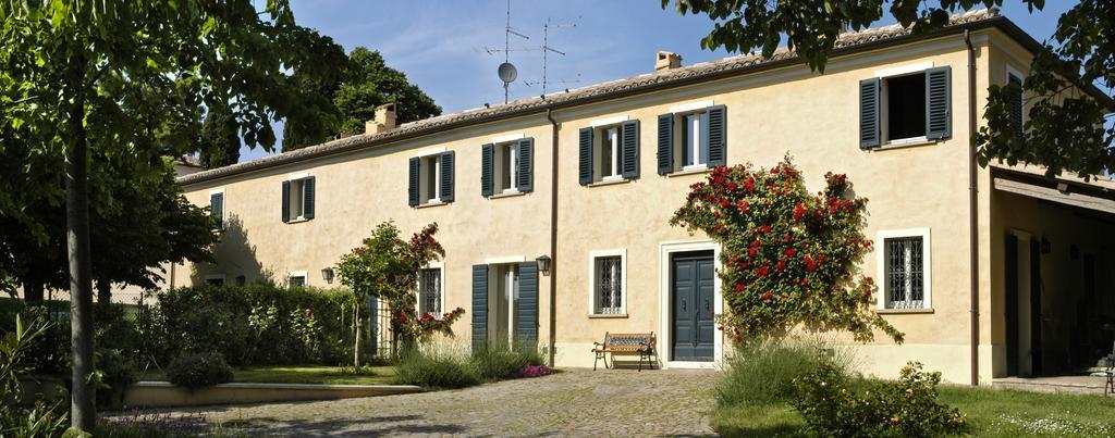 Casa Ezelina Appartamenti Pesaro Esterno foto