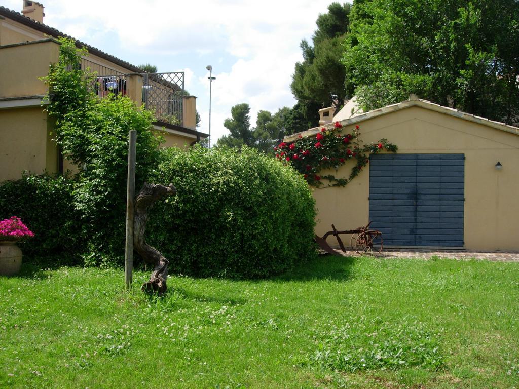 Casa Ezelina Appartamenti Pesaro Esterno foto