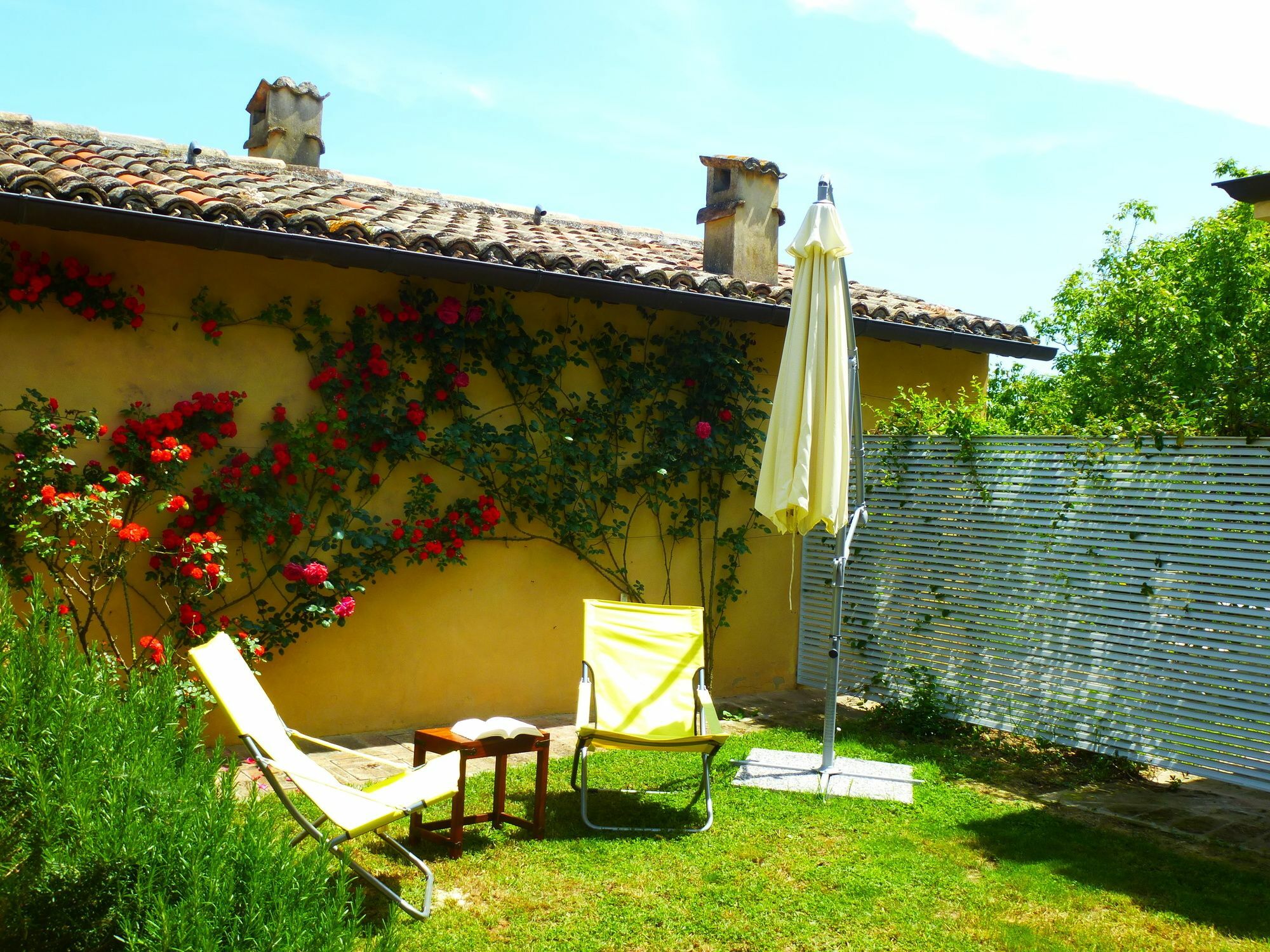 Casa Ezelina Appartamenti Pesaro Esterno foto